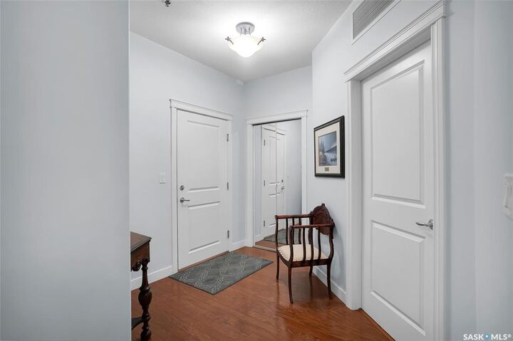 Property Photo:  401 Cartwright Street 204  SK S7T 0B3 
