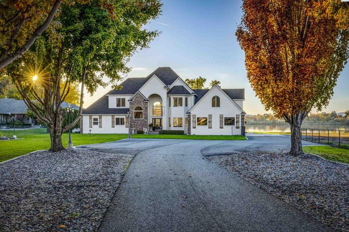 Property Photo: 7524 Kohler Road WA 99301