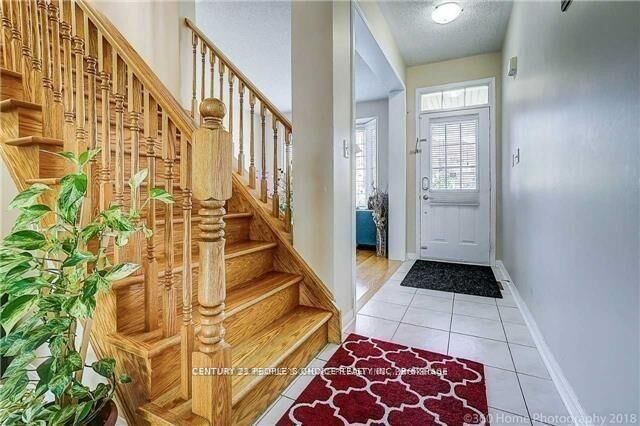 Property Photo: 28 Meandering Trail E Main &Amp 2nd Floor ON M1B 6E8
