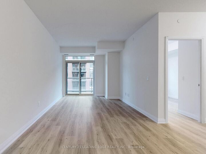 Property Photo: 3270 Sheppard Avenue E 727 ON M1T 0B3