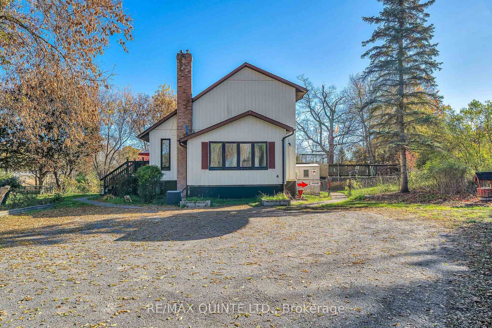 Property Photo:  144 Wellington Street  ON K0K 2K0 