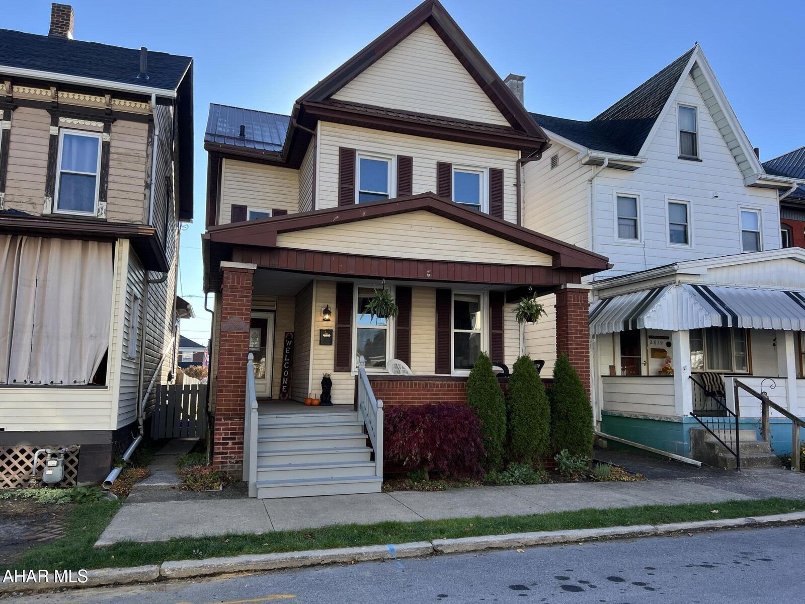 Property Photo: 2817 Oak Avenue PA 16601