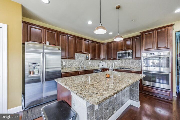 Property Photo: 105 Elton Farm Circle PA 19342