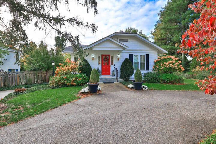 Property Photo:  8815 Old Indian Hill Road  OH 45243 