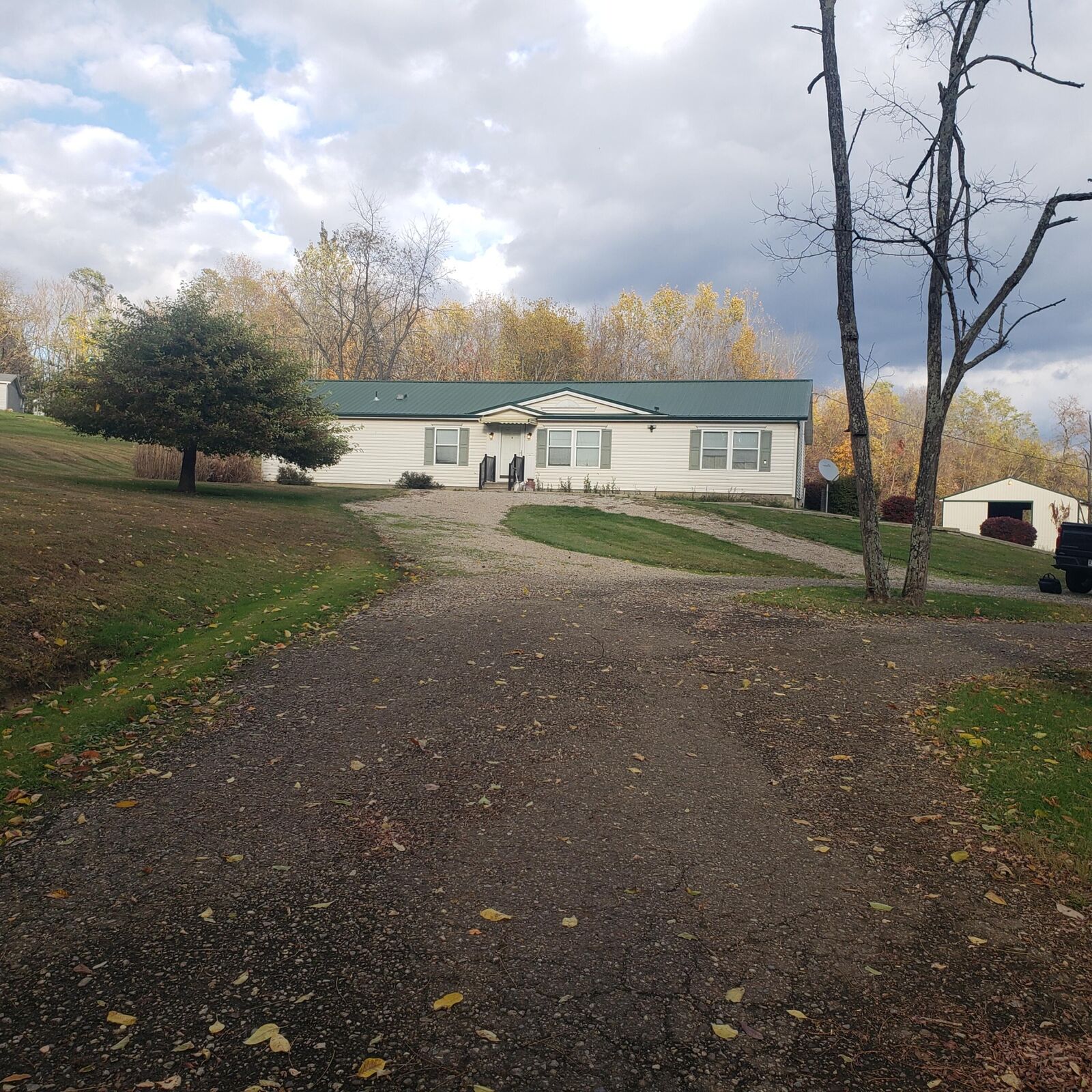 Property Photo: 4890 Township Road 122 NW OH 43783