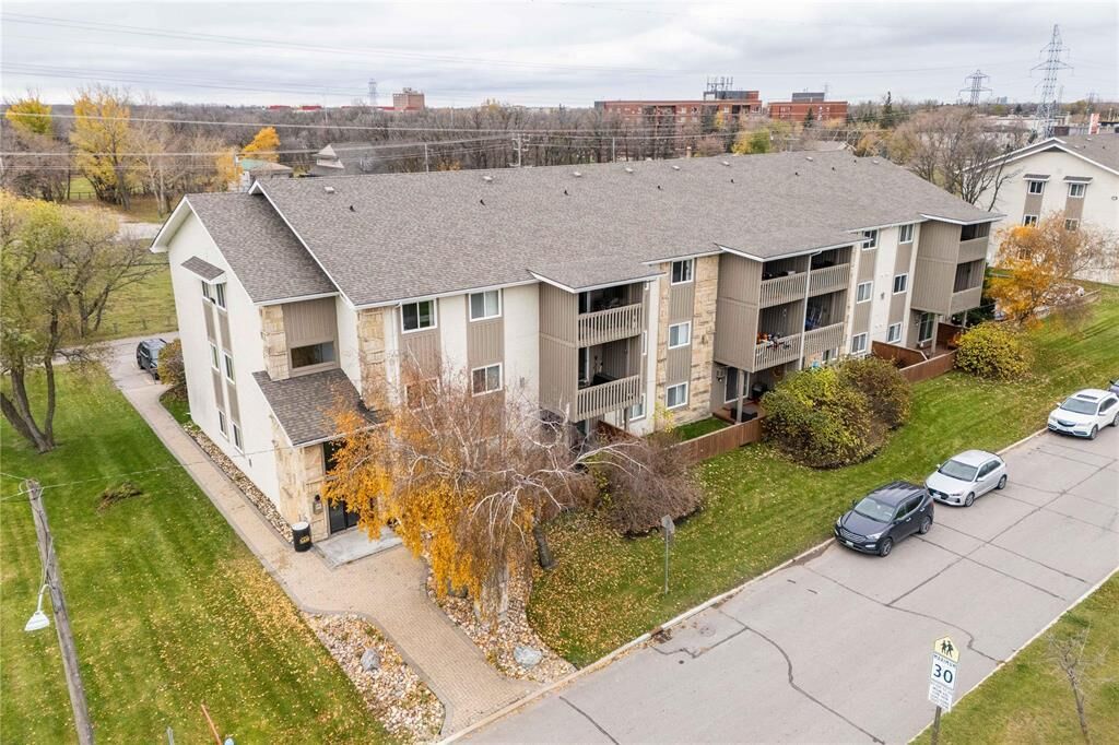 Photo de la propriété: 494 Beliveau Road East MB R2M 1T5