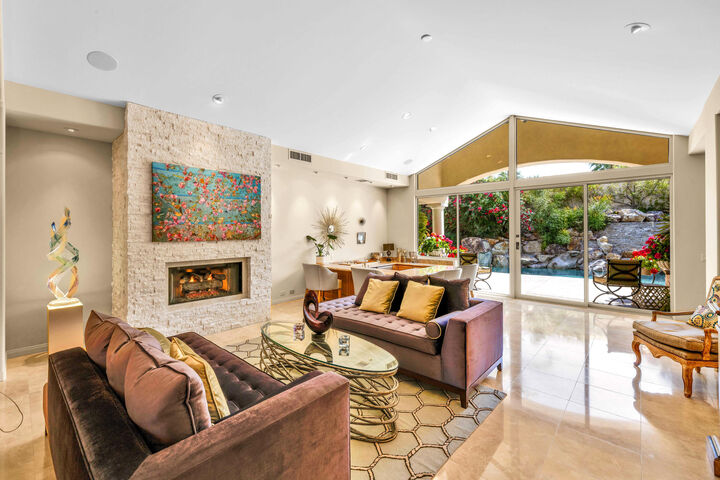 Property Photo:  113 Heather Court  CA 92260 