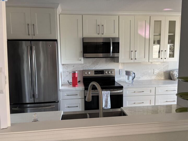 Property Photo: 21109 Gary Dr 206 CA 94546