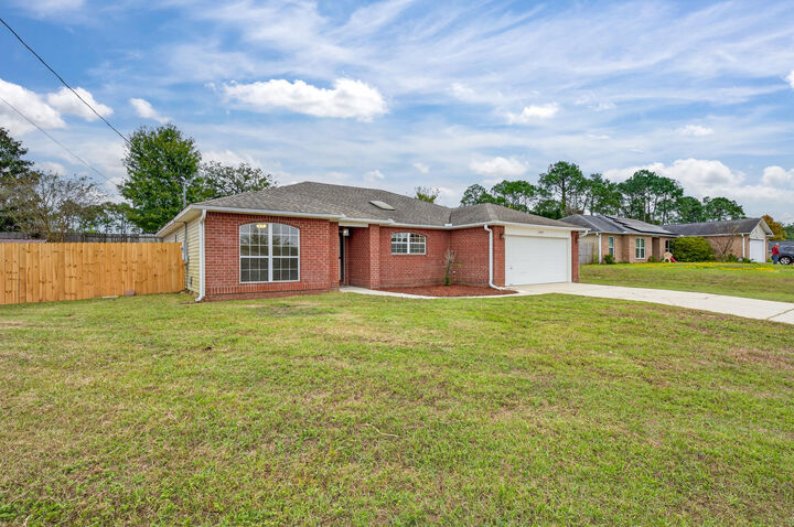 Property Photo:  1222 Northview Drive  FL 32536