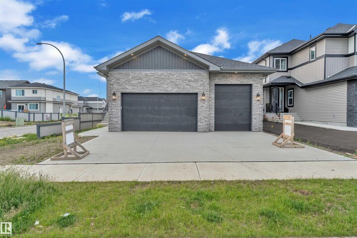 30 Avonlea Way  Spruce Grove AB T7X 0Y3 photo