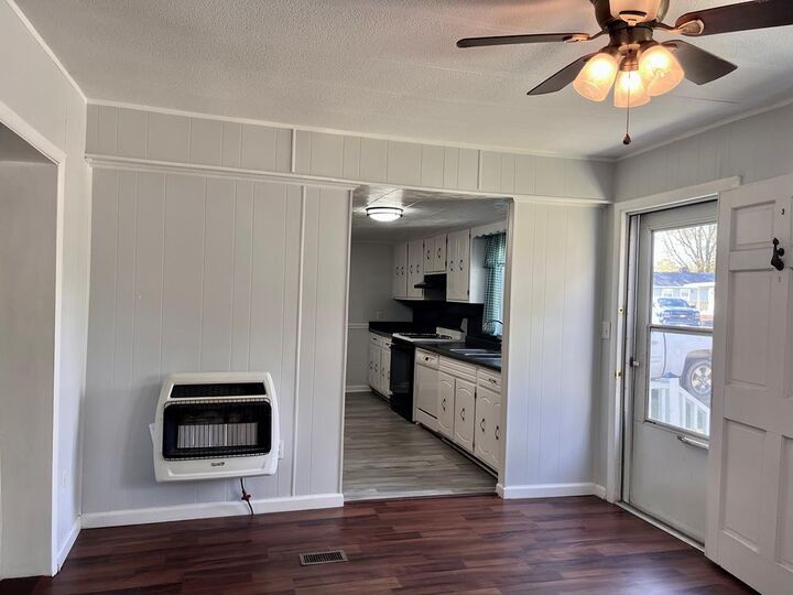 Property Photo: 6 West St VA 23480