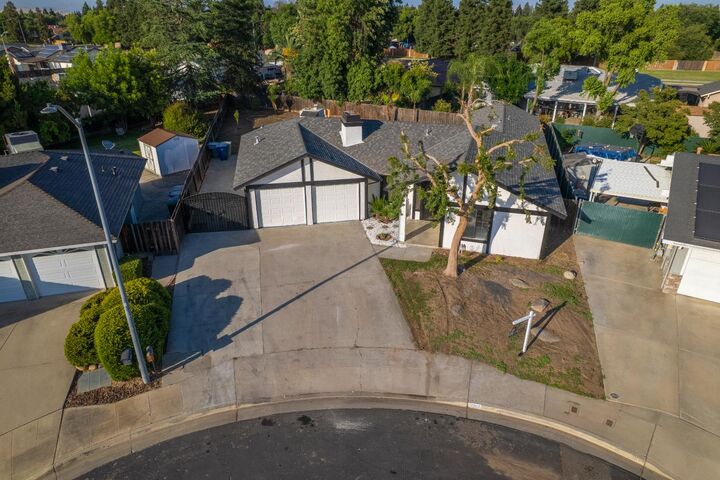 Property Photo: 1707 Douglas Avenue CA 93611