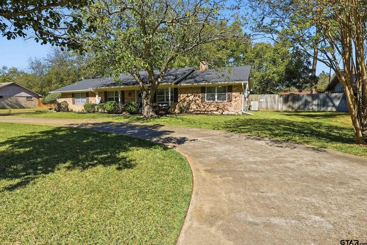 Property Photo:  703 E Pennsylvania Ave.  TX 75790 