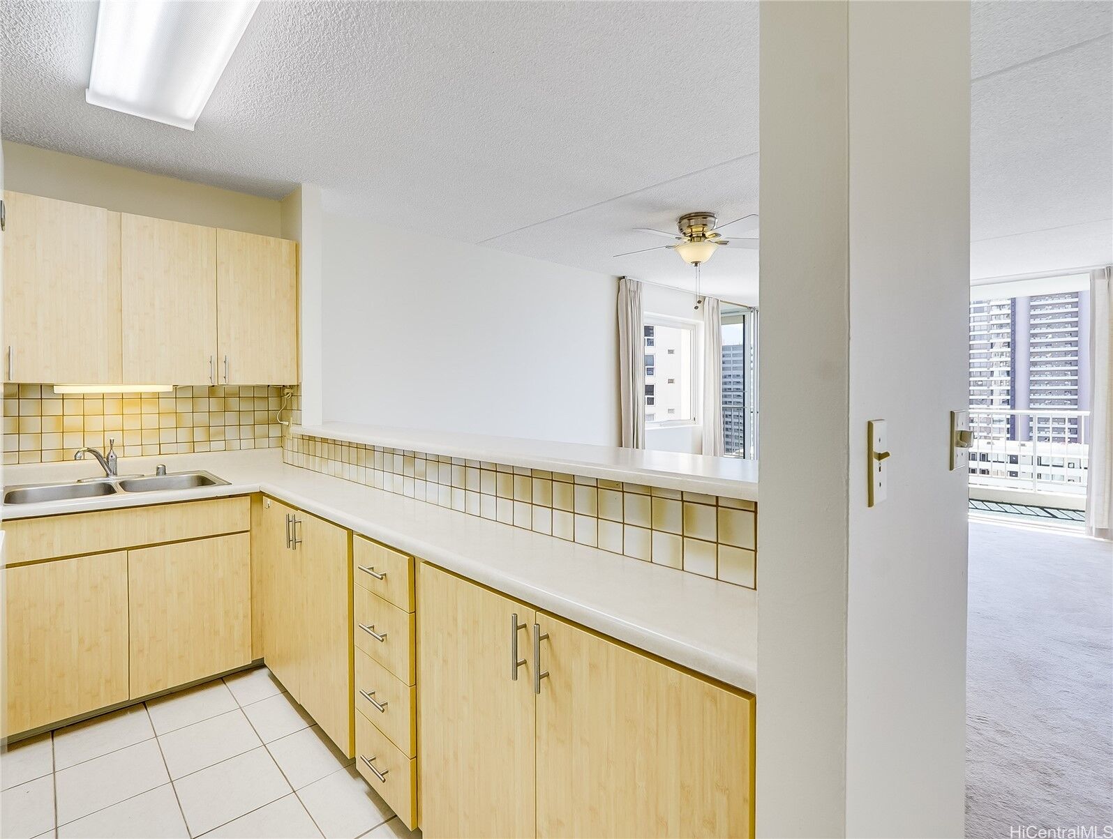 Property Photo: 400 Hobron Lane 1815 HI 96815