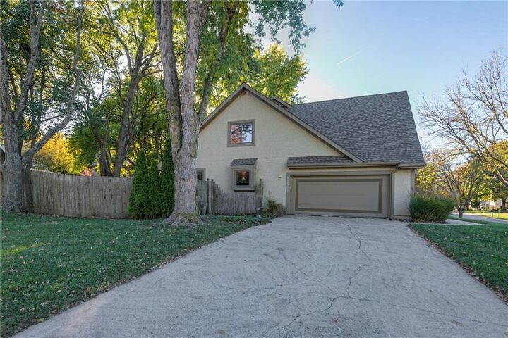Property Photo:  11501 Hemlock Street  KS 66210 