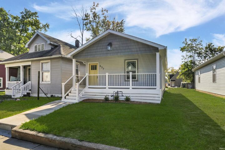Property Photo:  637 Jackson Avenue  IN 47713 