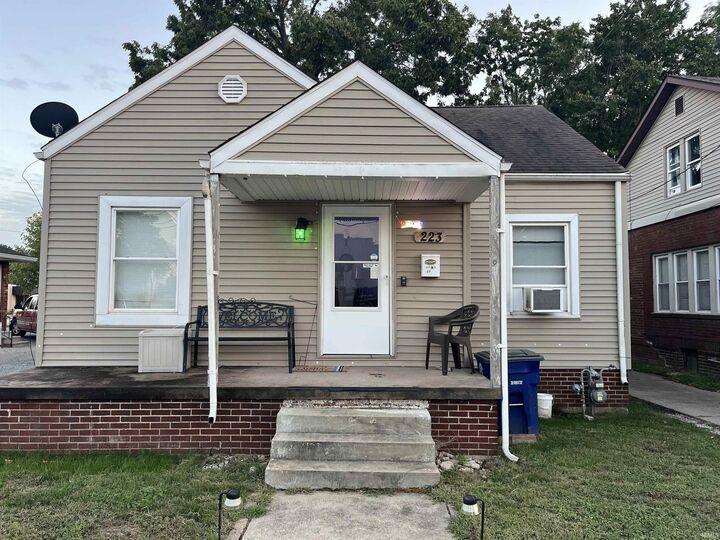 223 E State Street  Princeton IN 47670-1831 photo