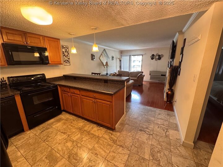 Property Photo:  2106 Kanawha Boulevard E 507  WV 25311 