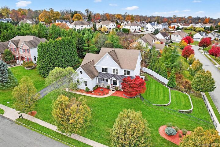 Property Photo:  1 Stahl Way  NY 10950 