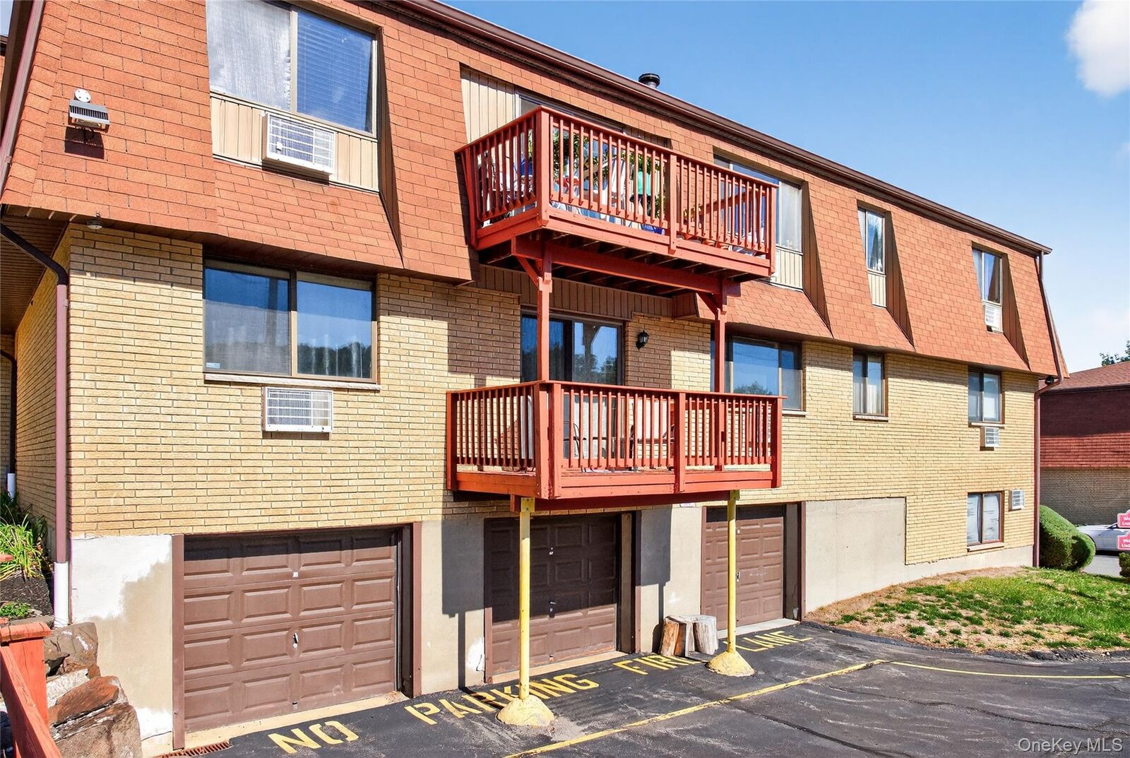 Property Photo:  332 Richard Court  NY 10970 