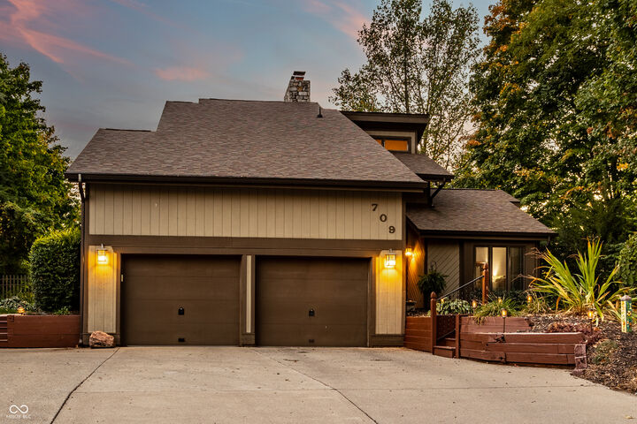 Property Photo: 709 Pleasant Point Circle IN 46034