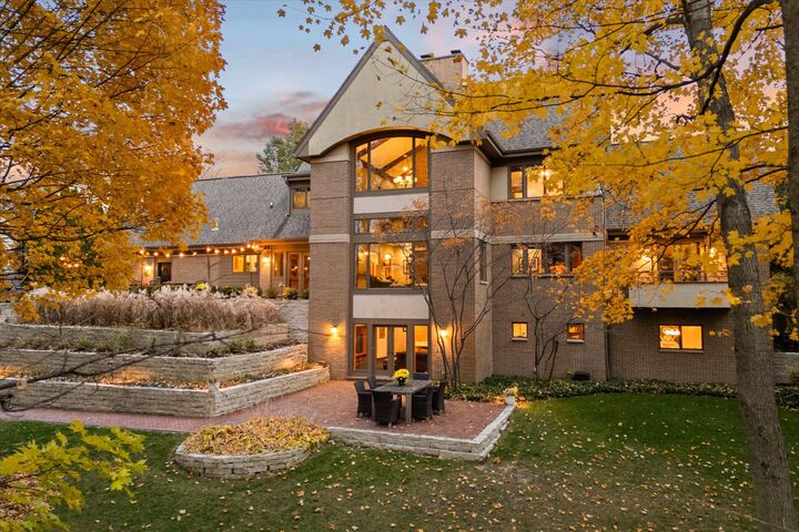 Property Photo: 1319 Creekside Ct WI 53024