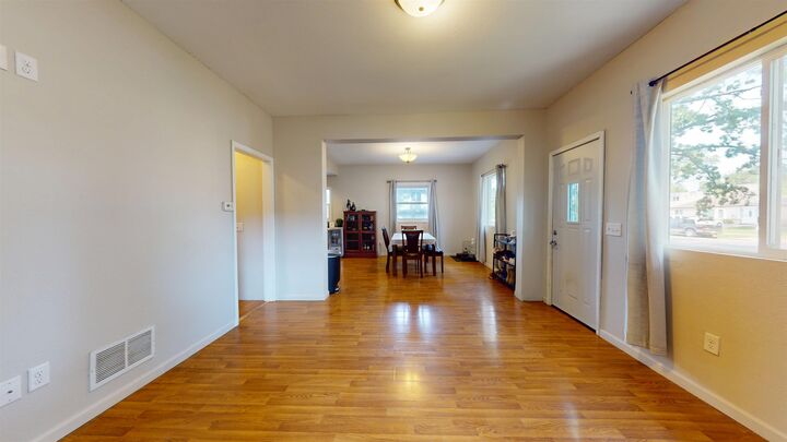 Property Photo: 917 4th Ave NW ND 58703