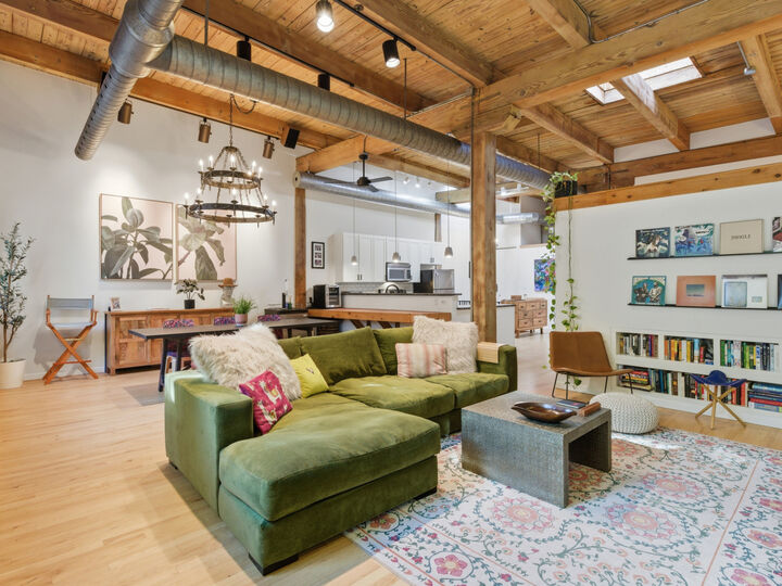 Property Photo:  2435 N Sheffield Avenue 11  IL 60614 