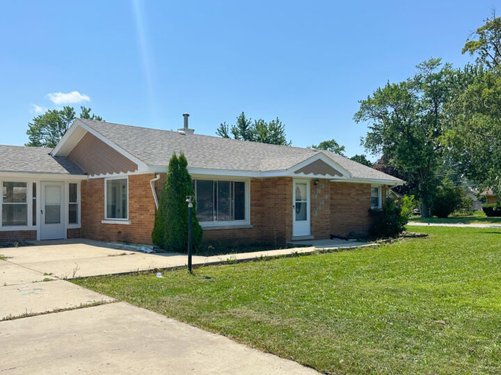 Property Photo: 9405 S 76th Court IL 60457
