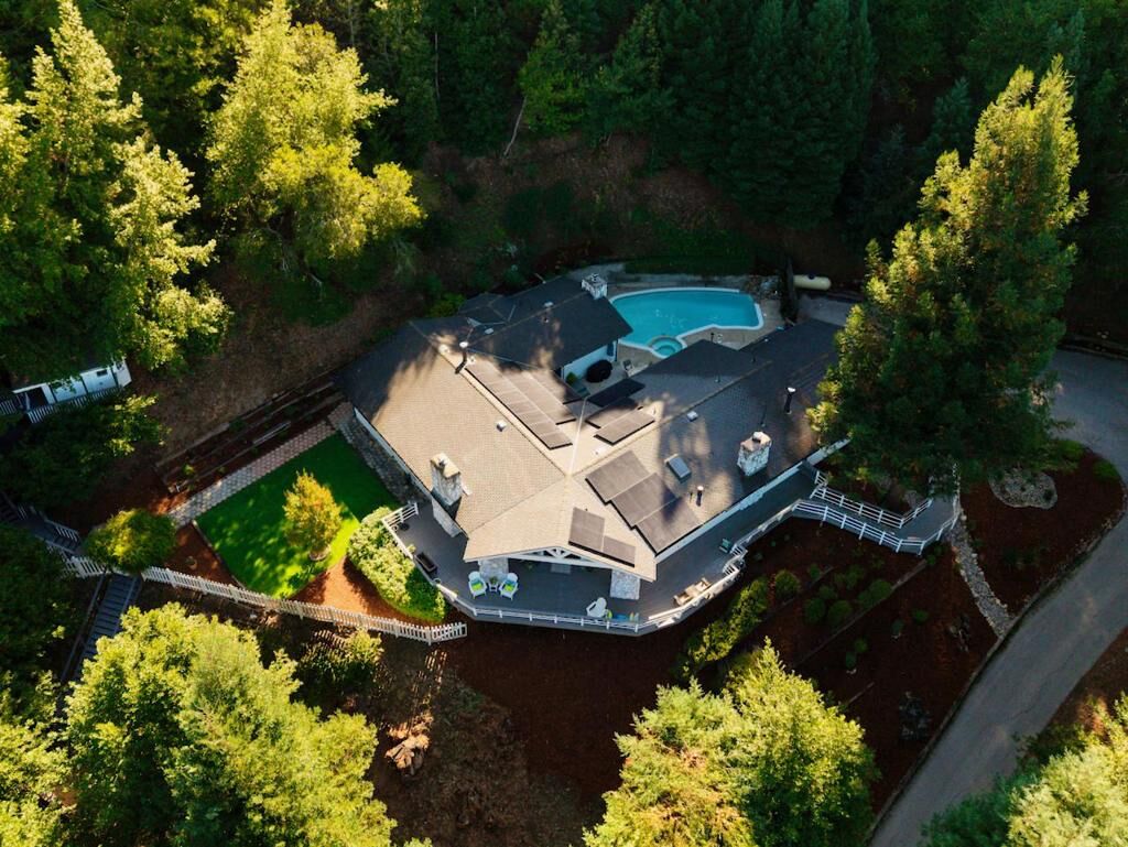 Property Photo:  322 Canham Road  CA 95066 