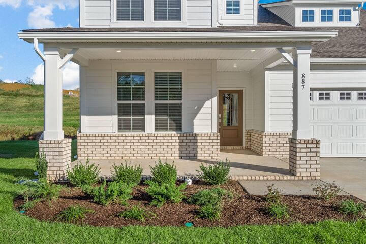 Property Photo: 887 Bur Oak Ct TN 37043