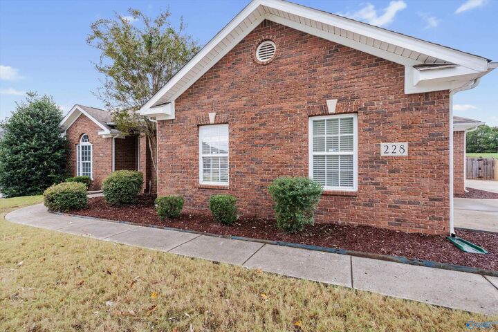 Property Photo: 228 Wainscott Drive AL 35757