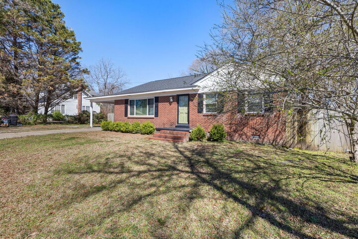 Property Photo:  102 West 5th Street  MS 38852 