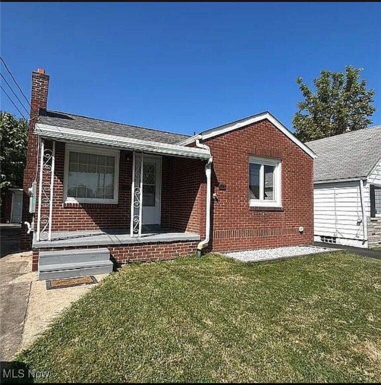 Property Photo:  434 N Bon Air Avenue  OH 44509 