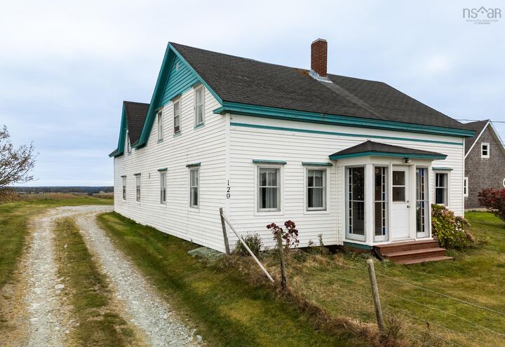 Photo de la propriété:  129 Chebogue Point Road  NS B5A 5E8 