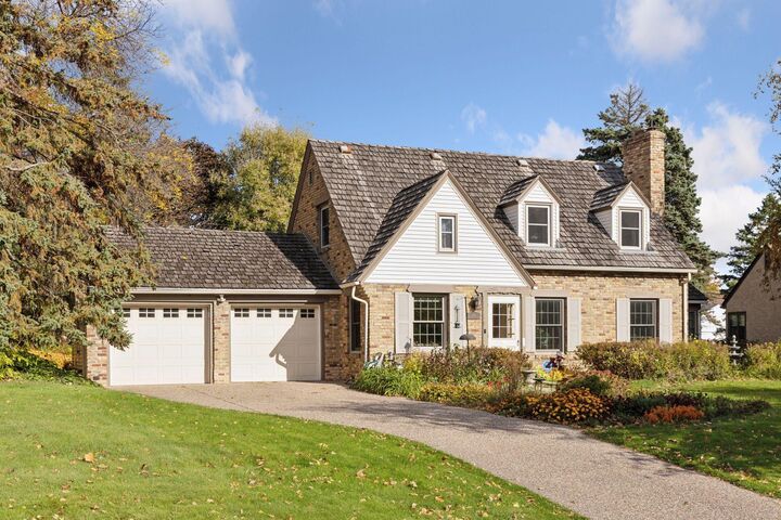 Property Photo:  1023 Nebraska Avenue W  MN 55117 