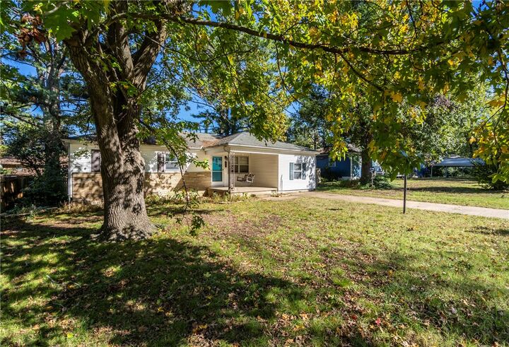 Property Photo: 825 W Granite Street AR 72761