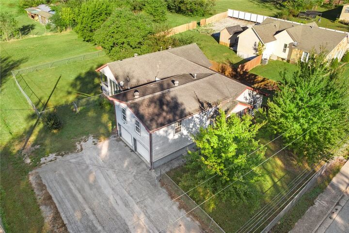 Property Photo:  808 S Oak Street  AR 72601 