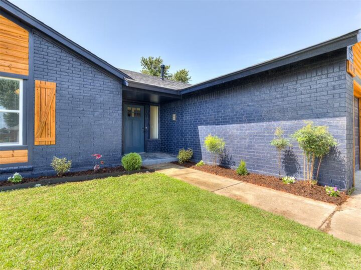 Property Photo:  1052 Royal Lane  OK 73099 