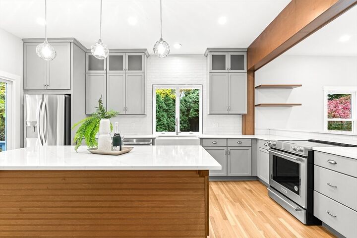 Property Photo:  7 Cliff Rd  MA 02481 