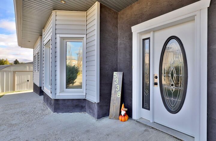 Property Photo:  5338 55 Avenue  AB T0B 0H0 