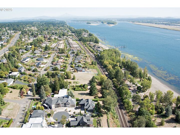 Property Photo: 1016 SE 64th Ct WA 98661