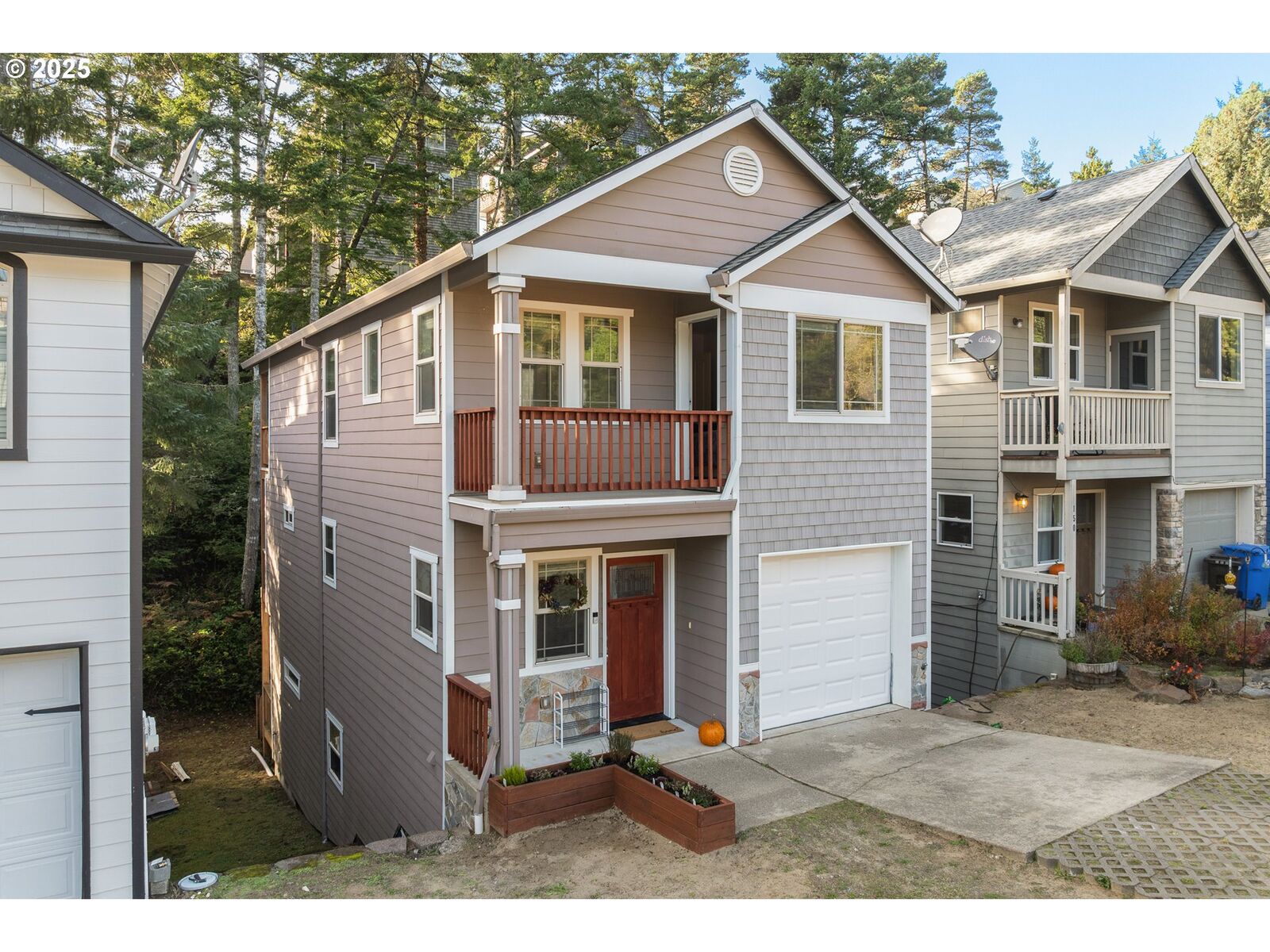 Property Photo: 140 Breezee Way OR 97141