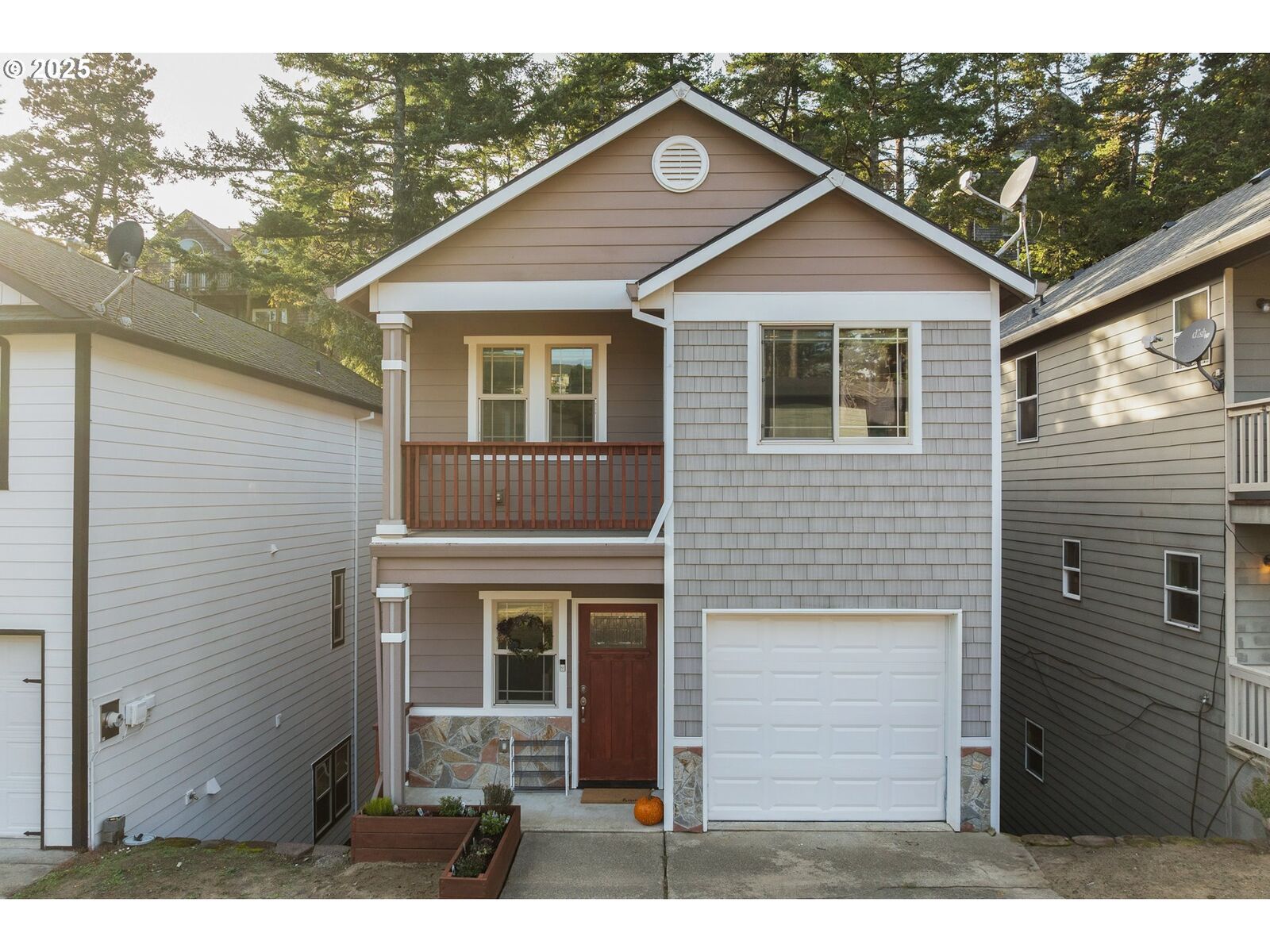 Property Photo:  140 Breezee Way  OR 97141 