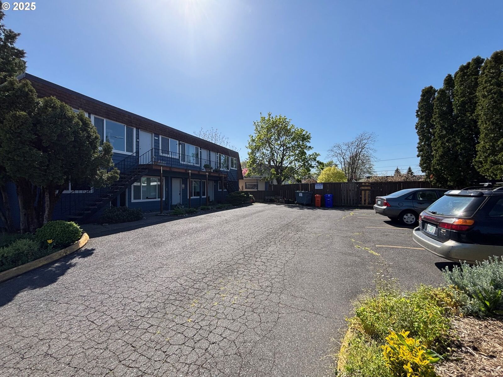 Property Photo:  1525 SE 49th Ave  OR 97215 