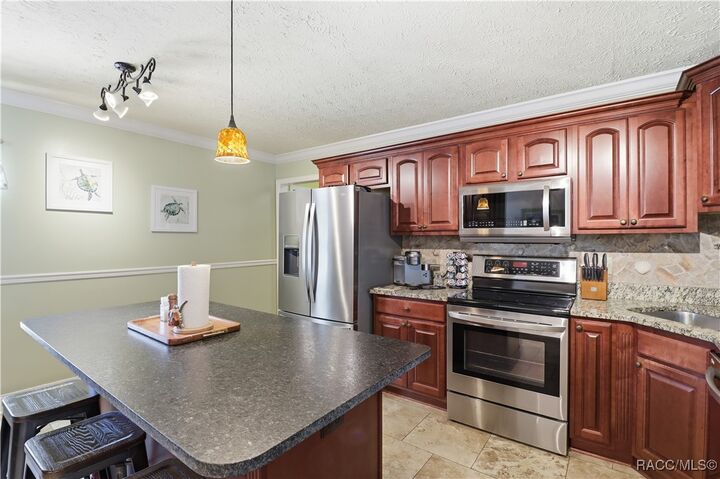 Property Photo:  105 SE 2nd Place  FL 34429 