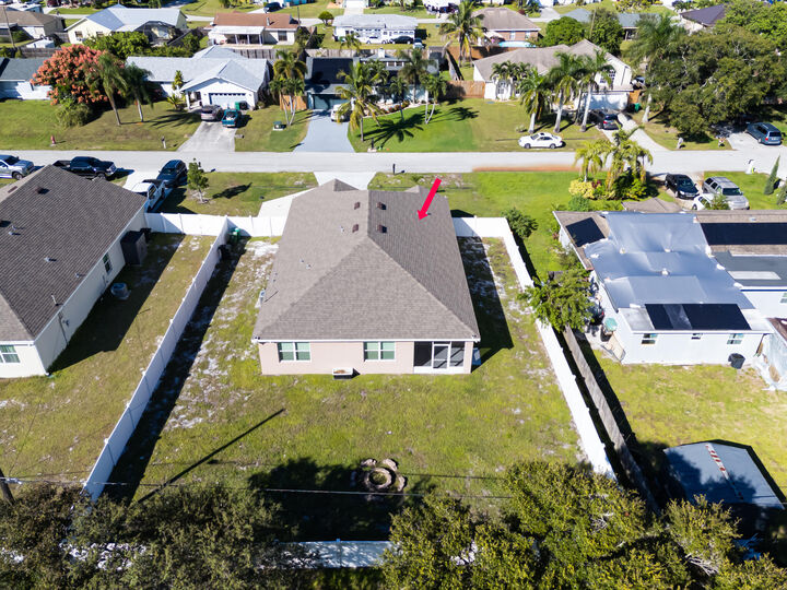 Property Photo:  428 SE Fairchild Avenue  FL 34984 