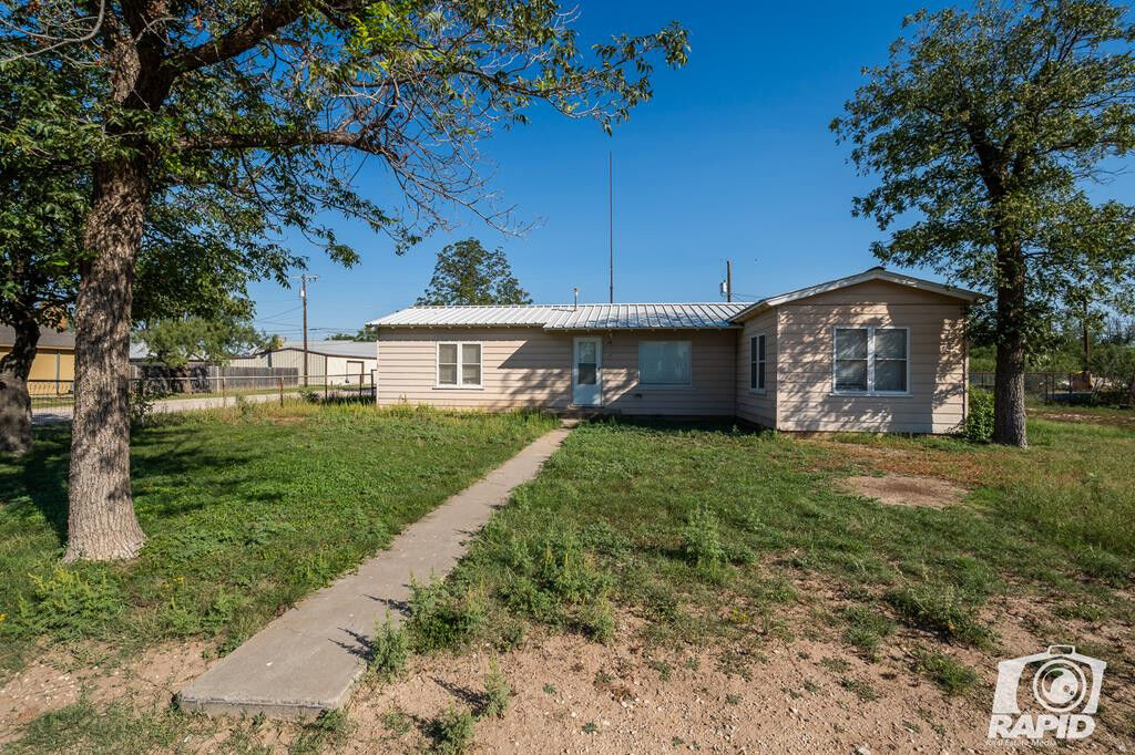 Property Photo:  18 8th Street  TX 76951 