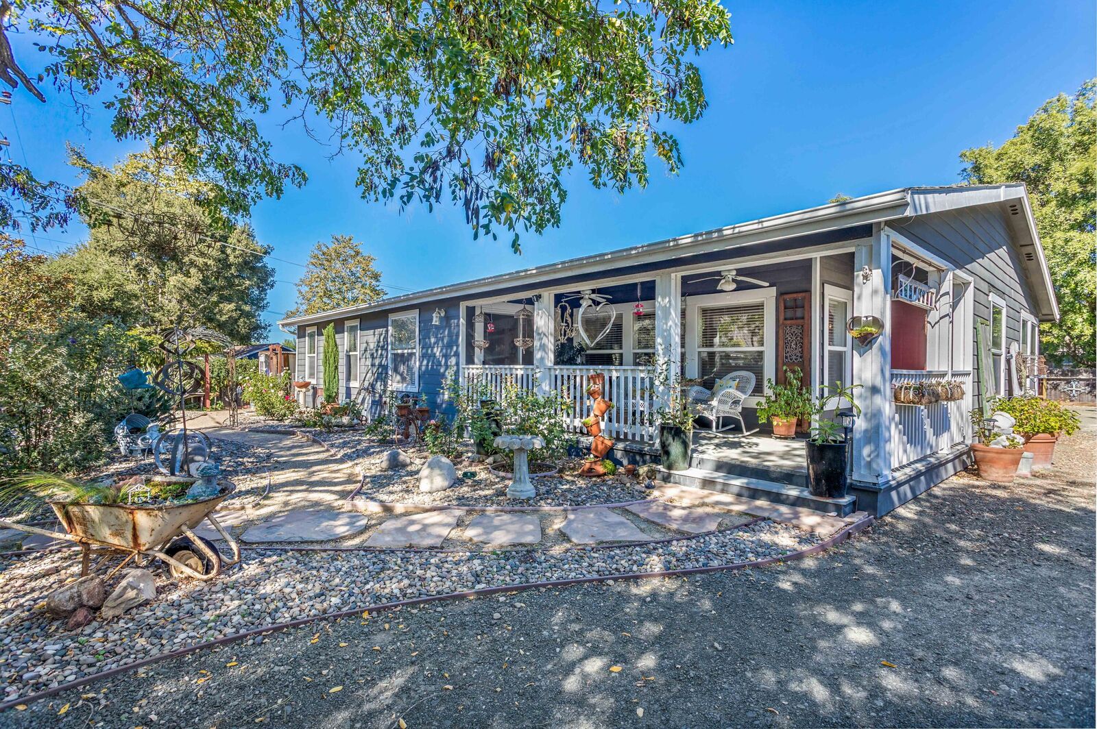 Property Photo: 265 Perkins Street CA 93440