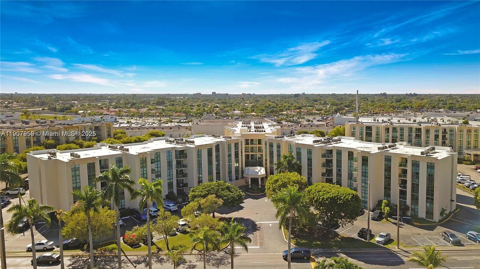 Property Photo: 2055 SW 122nd Ave 506 FL 33175